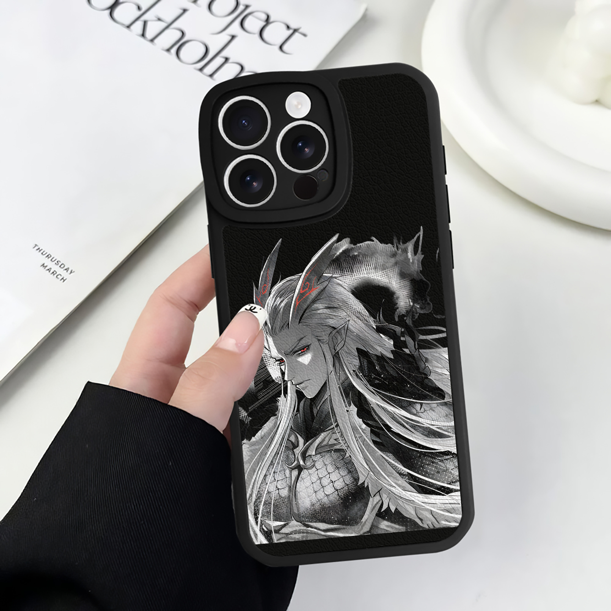 （画像用） Ne Zha 2 ナタ 魔童の大暴れ 【iPhone 16シリーズ対応】シリコンスマホケース（レザー調） 材質：シリコン